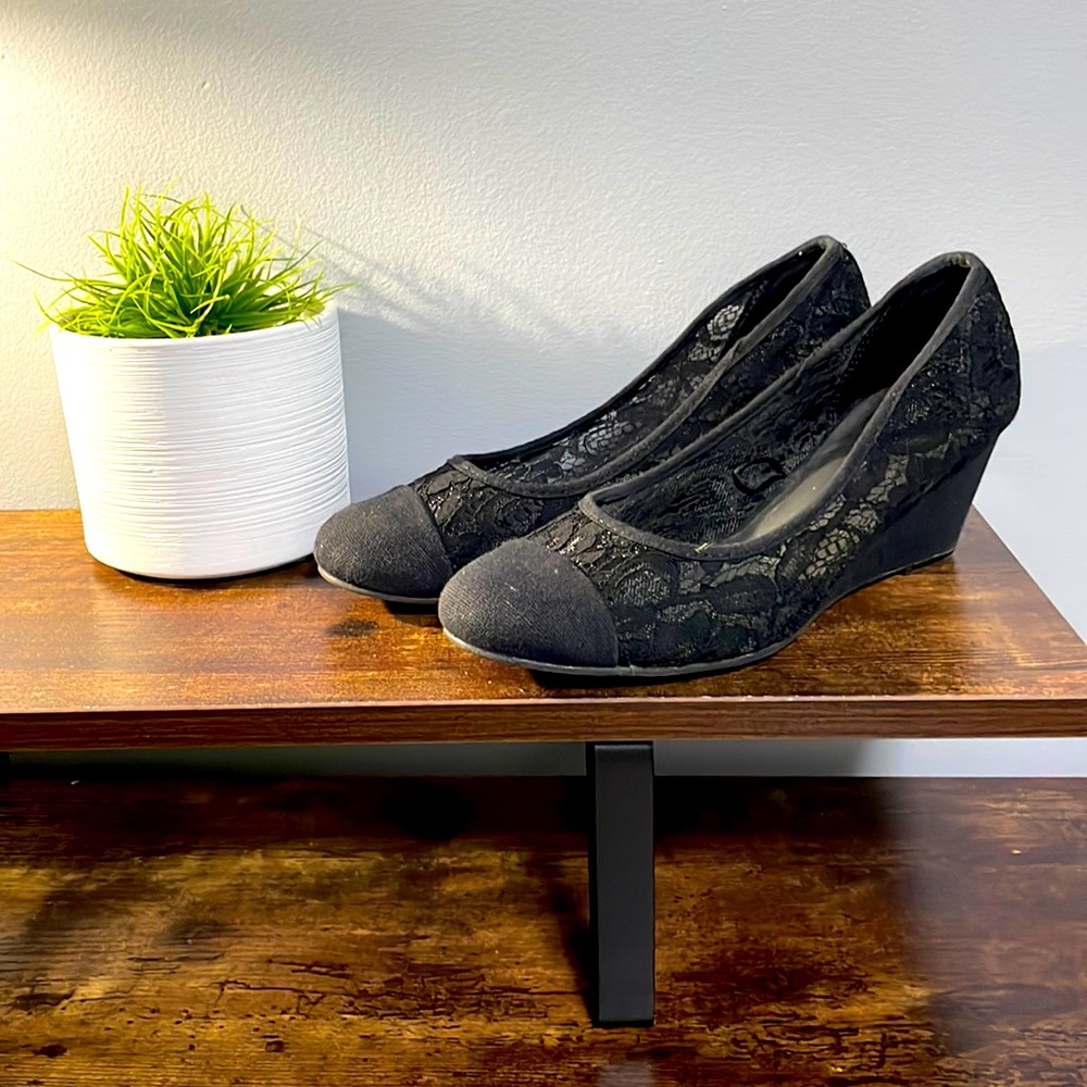 Seychelles Black Lace Wedge Heel 7.5